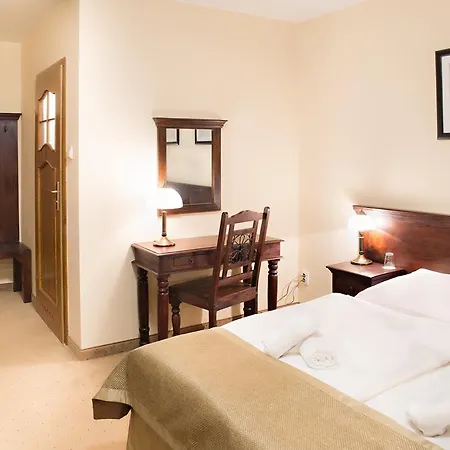 Carmen Hotel 3*